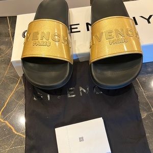 Givenchy Flip Flop